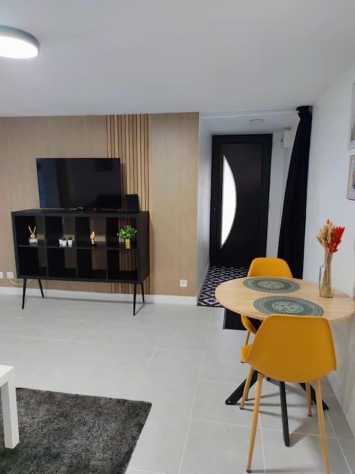 Grand Studio Cosy Proche Paris อิพิเนย์-ซัวร์-แซน ภายนอก รูปภาพ